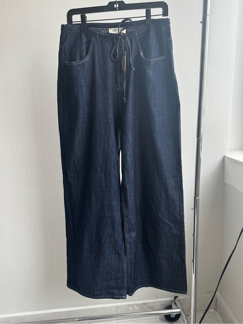 Relaxed Wide-Leg Jeans in Dark Indigo — Women